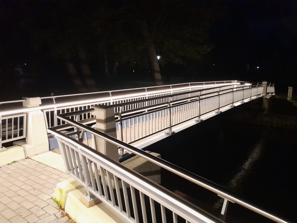 Iserdieck Footbridge utilising SPS composite bridge deck