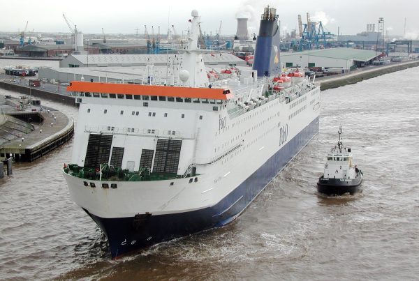 Pride of York Entering King George dock Photo: Niels Johannes / Wikimedia Commons