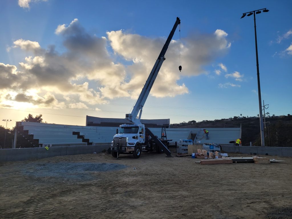 Small crane lifting SPS terraces